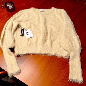 Cream knitwear puff sleeves